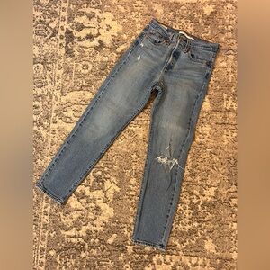 Women’s Levi jeans